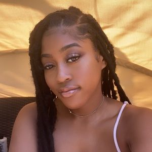 Meet your Posher, Jasmine